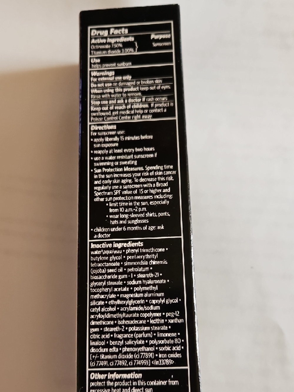 Bobbi Brown Black Nude Finish Tinted Moisturizer - Picture 5 of 5